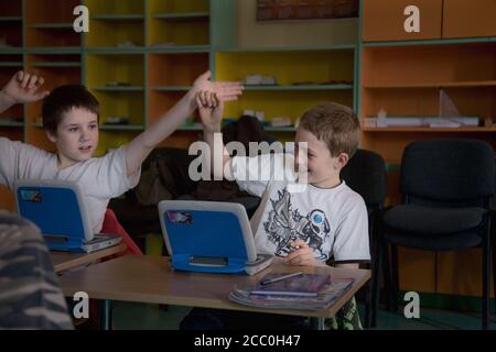 Polen, Schlesien, Katowice 07.05.2010. Schüler der 4. Klasse während der Klassen in der Grundschule Nr. 33, wo ein innovatives Unterrichtssystem eingeführt wurde Stockfoto