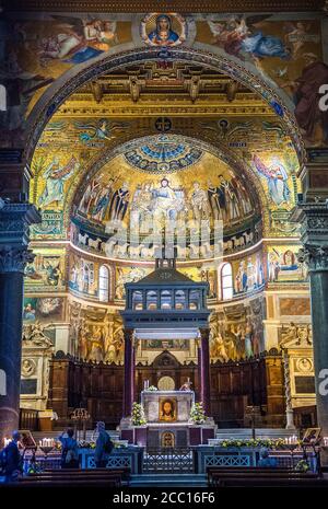 Italien, Rom, Trastevere Viertel, Santa Maria in Trastevere Kirche, Fresken der Apsis (12. Jahrhundert, von den Dominikanerin und Cavallini) zu Ehren