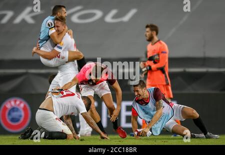 Köln, Köln, Deutschland, 16. August 2020. Sevilla Schlussjubel im Halbfinale des UEFA Europa League-Finalturniers FC SEVILLA - MANCH Stockfoto