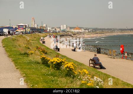 Ein sonniger Tag am Aberdeen Beach, Blick von der Esplanade, Blick nach Norden zum Beach Ballroom Picture von Scott Louden Stockfoto