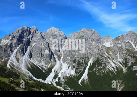 Berge im Kalkkögel-Gebiet der Stubaier Alpen am Kreuzjoch, Tirol, Österreich Stockfoto