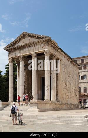 Tempel des Augustus, Marktplatz, Pula, Istrien, Kroatien Stockfoto