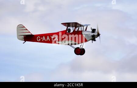 1929 Southern Martlet ‘G-AAYX’ in der Luft auf Shuttleworth Drive in Airshow Am 2. August 2020 Stockfoto