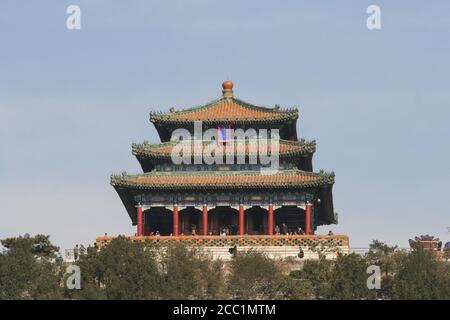 Peking, China - 1. November 2016, Turm des Duftes des Buddha (Foxiang Ge) im Sommerpalast Stockfoto