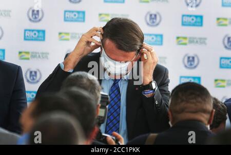 Rio de Janeiro, Brasilien 16. August 2020 der brasilianische Präsident Jair Bolsonaro trägt bei einer Zeremonie eine Maske. Stockfoto