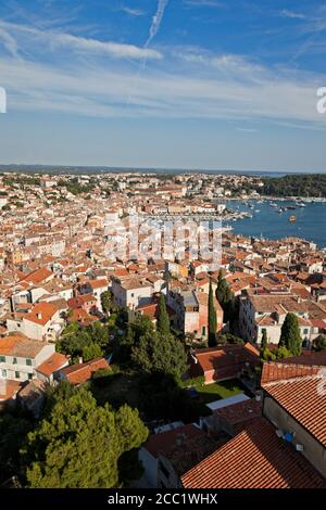 Kroatien, Blick von der Kirche Sv Eufemija auf die Altstadt von Rovinj Stockfoto