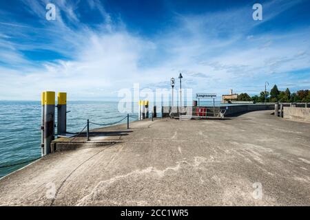 Deutschland, Baden-Württemberg, Blick auf Pier im Hafen von Langenargen Stockfoto