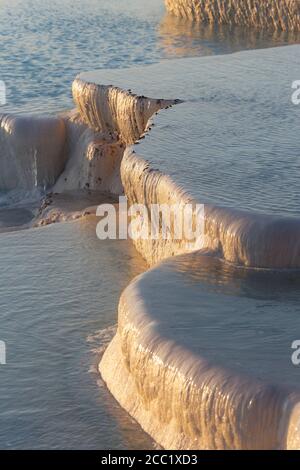 Türkei, Ansicht von Travertin Terrassen von Pamukkale Stockfoto