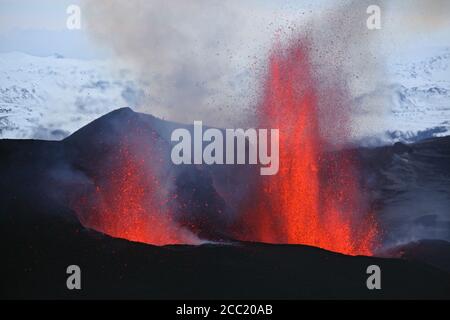 Island, Blick auf die Lava ausbricht aus Eyjafjallajokull Fimmforduhals 2010 Stockfoto