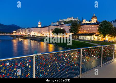 Österreich, Salzburg, Liebe Schleusen am Fluss Salzach Stockfoto