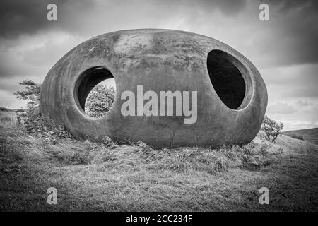 Die Atom Panopticon Skulptur, Wycoller Country Park, Colne, Pendle, Lancashire, England, UK Stockfoto