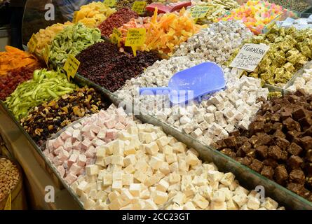 Türkei, Istanbul, traditionelle Köstlichkeiten im Markt Stockfoto