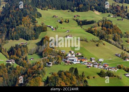 Österreich, Vorarlberg, Blick auf das Dorf Blons im Großen Walsertal Stockfoto