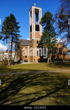 Deutschland, Bad Oeynhausen, Blick auf die Kirche der Auferstehung Stockfoto