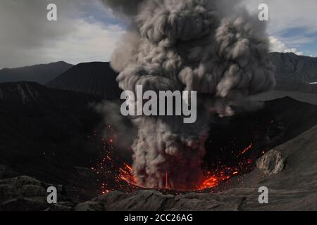 Indonesien, Java, Blick auf Lavaausbrüche vom Vulkan Bromo Stockfoto