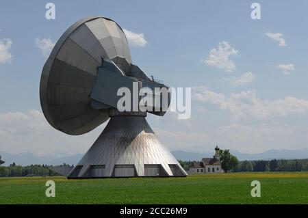 Deutschland, Bayern, Ansicht der Satellitenschüssel in Raisting Stockfoto