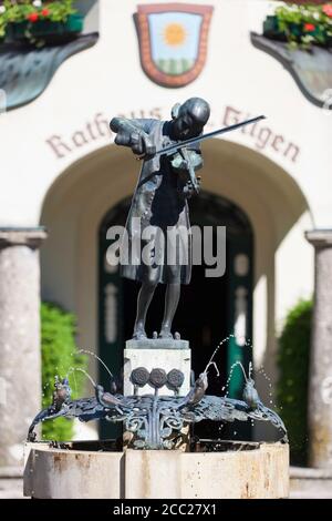 Österreich, St. Gilgen, Ansicht des Mozart-Brunnen vor dem Rathaus Stockfoto