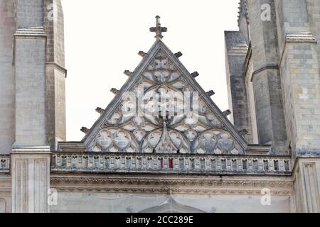 Nach dem Brand - Detail der gotischen Kathedrale von St. Peter und St. Paul von Nantes von einem Brand zerstört absichtlich begonnen- Pays de la Loire, Frankreich Stockfoto