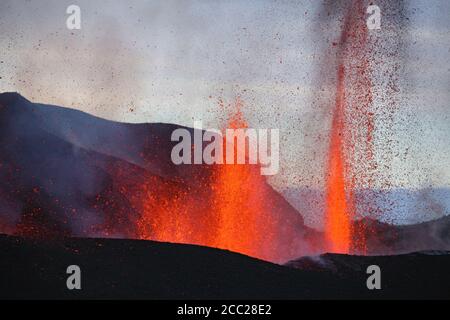 Island, Blick auf die Lava ausbricht aus Eyjafjallajokull Fimmforduhals 2010 Stockfoto