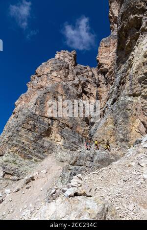 Italien Venetien Dolomiti - Wanderer entlang der Astaldi Aided Weg Stockfoto