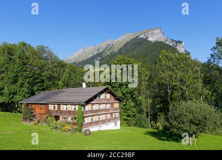 Österreich, Vorarlberg, Blick auf den Bregenzerwald Haus in Argenzipfel am Bregenzerwald Stockfoto