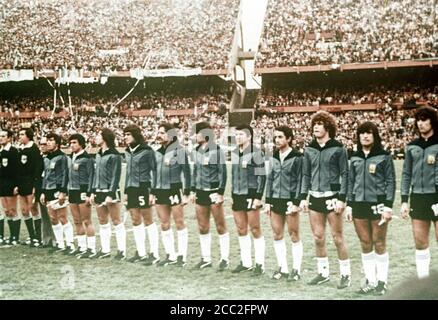 Argentinien Lineup vor dem Endspiel der FIFA Fußball-Weltmeisterschaft 1978 gegen die Niederlande. Stockfoto