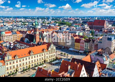 Panorama des Marktplatzes in Breslau, Polen an einem Sommertag Stockfoto