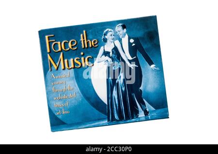 Face The Music wurde 2003 als digital remasterte 2 CD-Zusammenstellung von Titeln verschiedener Künstler veröffentlicht, darunter Fred Astaire & Ginger Rogers. Stockfoto