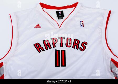 Red Toronto Raptors Jersey Reebok Nummer 11 von TJ Ford bevor sie nach San Antonio gehandelt Stockfotografie Alamy