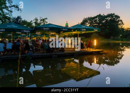 Grugapark, Biergarten Wassergarten, am Haupteingang, Grugaturm, Essen, Deutschland Stockfoto