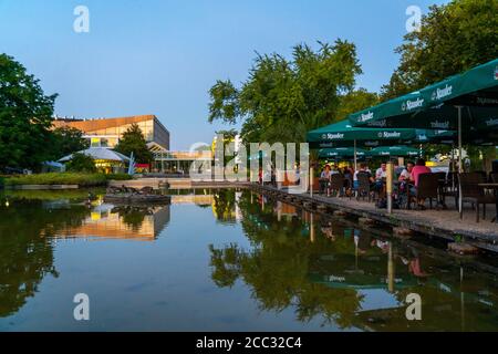 Grugapark, Biergarten Wassergarten, am Haupteingang, Grugahalle, Essen, Deutschland Stockfoto