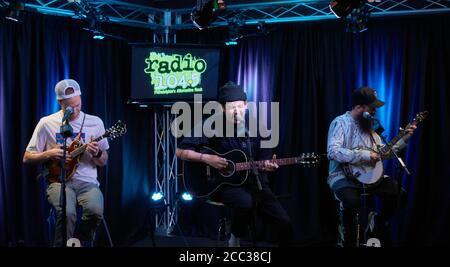 BALA CYNWYD, PA, USA - 08. MAI 2019: Die amerikanische Indie Rock Band Judah & The Lion besuchen Radio 104.5's Performance Theatre. Stockfoto