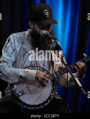 BALA CYNWYD, PA, USA - 08. MAI 2019: Die amerikanische Indie Rock Band Judah & The Lion besuchen Radio 104.5's Performance Theatre. Stockfoto