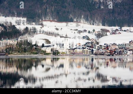 Die malerische Stadt Sankt Wolfgang, am Ufer des Wolfgangsees, in Österreich Stockfoto