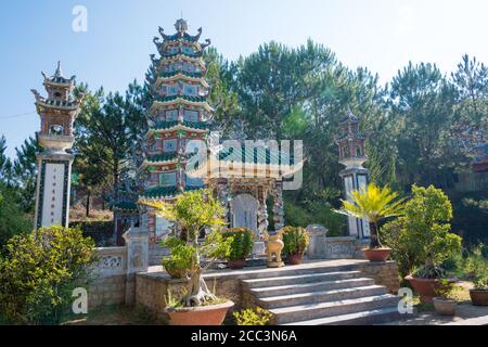 Dalat, Vietnam - Linh Son Pagode (Chua Linh Son). Eine berühmte historische Stätte in Dalat, Vietnam. Stockfoto