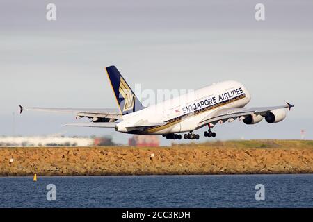 Singapore Airlines der Airbus A380 startet in Sydney Stockfoto