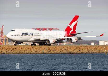 Qantas Boeing 747-400 am Flughafen Sydney Stockfoto