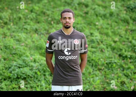 Hamburg, Deutschland. August 2020. Fußball, 2. Bundesliga, FC St. Pauli, Offizielle Fotogelegenheit vor Bundesliga-Start: Luis Coordes Credit: Tay Duc Lam/Witters/dpa/Alamy Live News Stockfoto