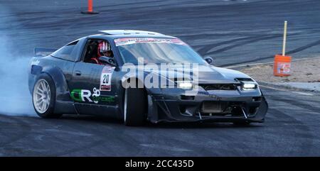 9. Juni 2017, Rosamond, CA, USA: Willow Springs International Motorsports Park, Willow Springs, Kern County, California, USA, 15. August 2020. Der Raceway ist in der Nähe von Rosamond, Kern County, in der Nähe von Lancaster, Kalifornien, und ist etwa eine Stunde nördlich von Los Angeles. Es ist eine historische Rennstrecke, in der Existenz mehr als siebzig Jahre. Das erste Rennen fand am 23. November 1953 statt. Die Hauptstrecke ist eine anspruchsvolle 2.5 Meilen (4.0 km) lange Straße, die unverändert von der ursprünglichen 1953 Konfiguration ist. Die interessanten Höhenunterschiede und die hohen Durchschnittsgeschwindigkeiten machen es zu einem Favoriten vieler Straßenrennen dr Stockfoto