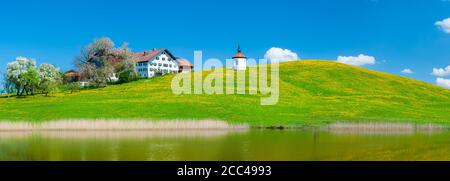 Ländliche Landschaft in Bayern im Frühling Stockfoto