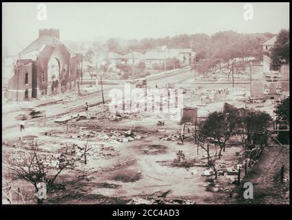 Ein Teil des Bezirks in Rassenunruhen verbrannt, Tulsa, Oklahoma. USA. Juni 1921 Stockfoto