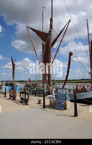 Thames-Segelschiffe vertäuten am Hythe Quay, Maldon, Essex Stockfoto