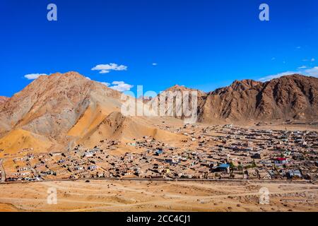 Leh Luftaufnahme. Leh ist die Hauptstadt und größte Stadt Ladakh Union Gebiet in Indien. Stockfoto