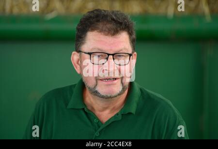 18. August 2020, Brandenburg, Niedergörsdorf/ OT Oehna: Jochen Menzel, Geschäftsführer der Oehnaland Agrargesellschaft mbH, spricht im Rahmen einer Pressekonferenz zur Erntebilanz 2020. Foto: Soeren Sache/dpa-Zentralbild/ZB Stockfoto