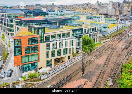 Edinburgh Schottland 5. Aug 2020 Moderne hellfarbige Regierung Großbritannien Gebäude in Edinburgh Schottland Stockfoto