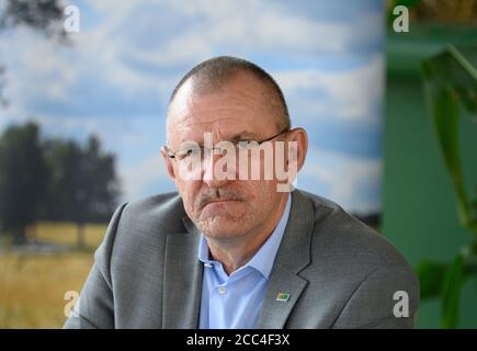 18. August 2020, Brandenburg, Niedergörsdorf/ OT Oehna: Henrik Wendorff, Präsident des Landesbäuerverbandes Brandenburg, spricht bei einer Pressekonferenz zur Erntebilanz 2020. Foto: Soeren Sache/dpa-Zentralbild/ZB Stockfoto