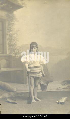 Kabinettfoto von Joyce Carr Shields im Alter von 4 Jahren von Wanganui Fotograf A Martin Stockfoto