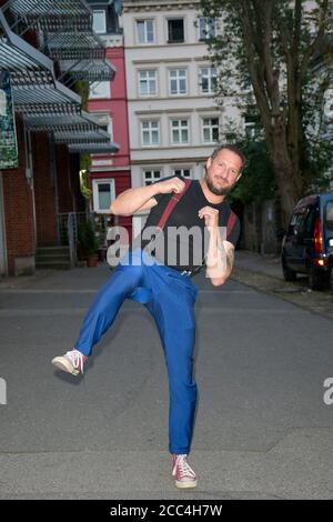 Hundepfleger Gerd Schuster, Die Rüden, Zeise Kino, Hamburg, Altona, 17.08.2020 Stockfoto