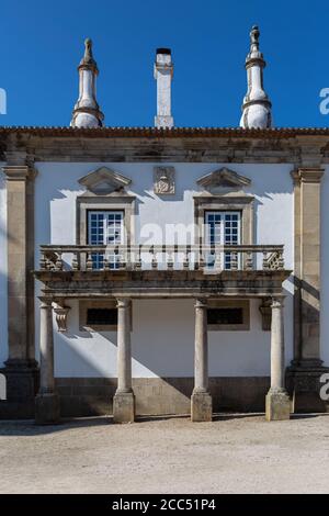 Vila Real / Portugal - 08 01 2020: Blick auf das Außengebäude Solar de Mateus, ikonisch des portugiesischen Barock aus dem 18. Jahrhundert Stockfoto