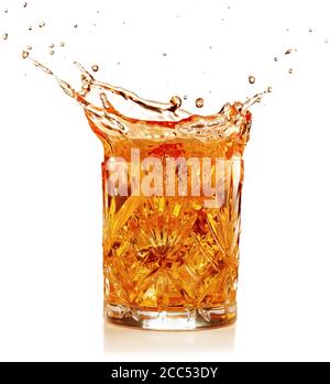 Orange Coktail spritzt isoliert auf weiß Stockfoto